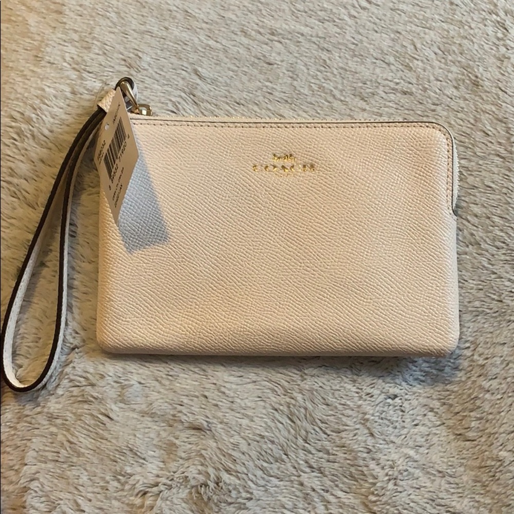 coach wristlet - Picture 1 of 4